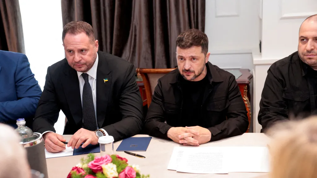 Ilustrační foto – ukrajinská delegace při jednání s USA v Římě v červenci 2025