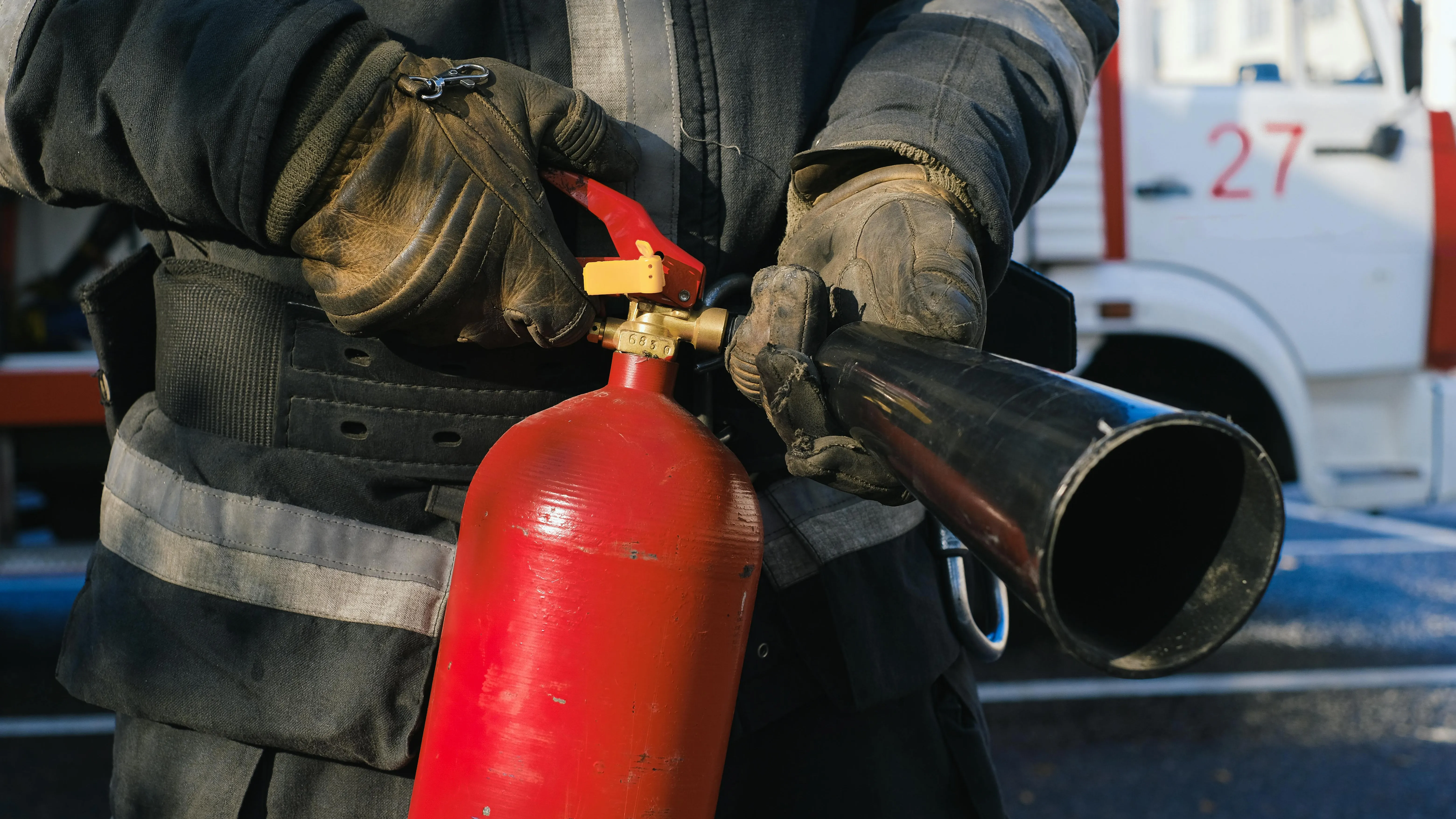 Po tragickém požáru restaurace v Mostě přišly kontroly. Hasiči prověřují řadu kritérií