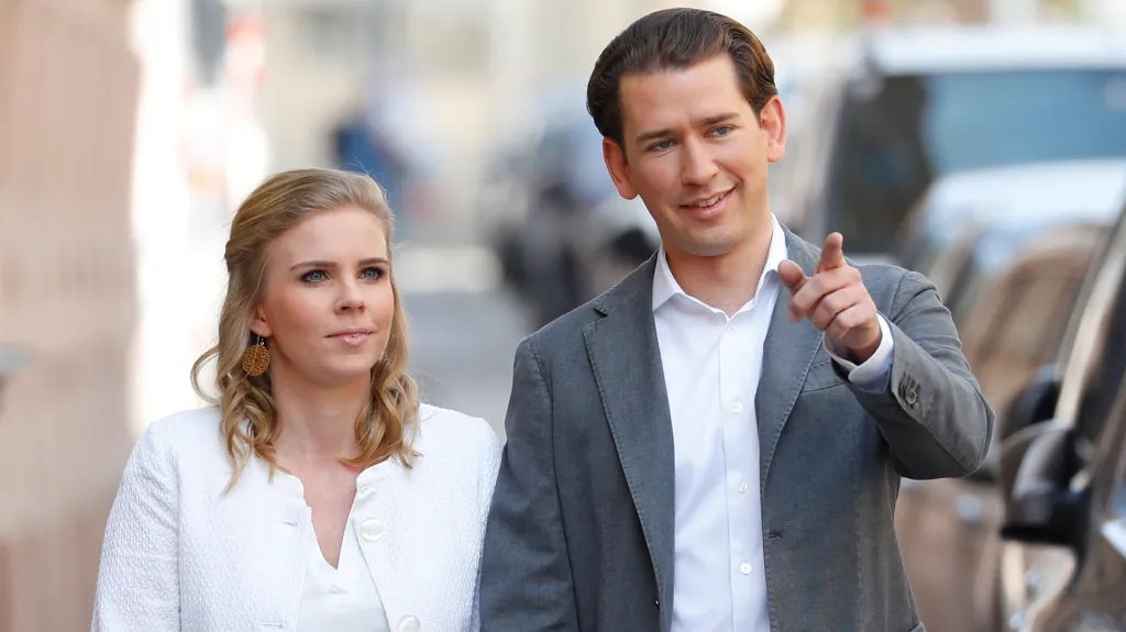 Sebastian Kurz s přítelkyní během voleb