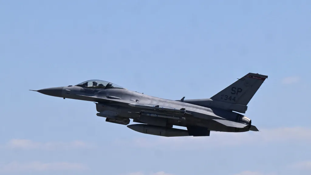 F-16