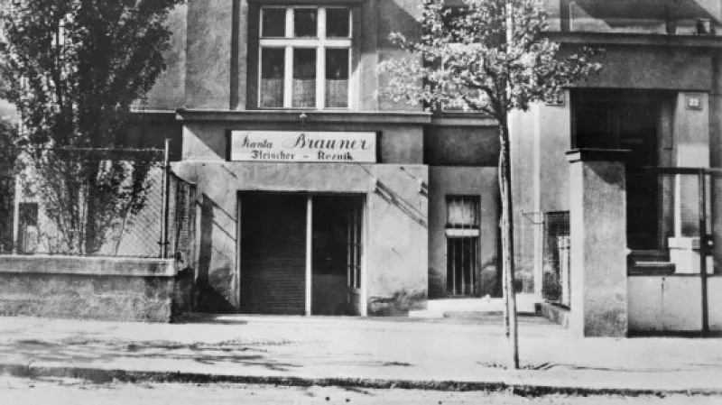 Řeznický krámek Františka Braunera, ve kterém se Gabčík pokusil ukrýt před Kleinem. Zdroj: ČTK