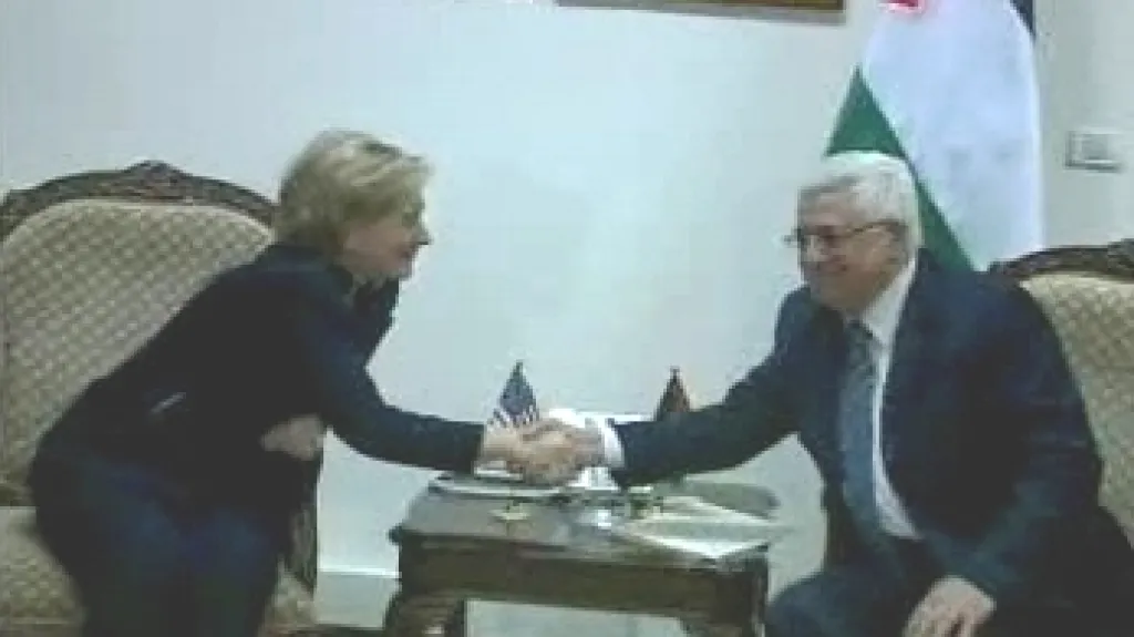 Hillary Clintonová a Mahmúd Abbás