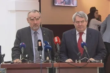 Komunisté sesbírali podpisy poslanců. Příští čtvrtek budou jednat o zdanění církevních restitucí