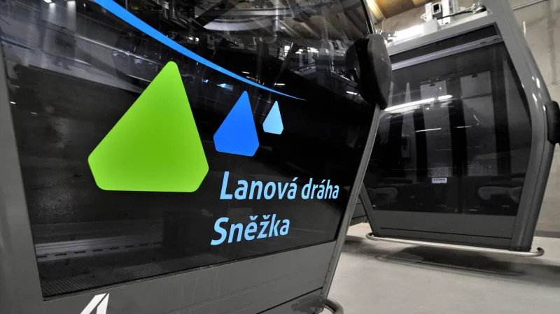 První kabinky zkušebně vyjely na úsek nové lanovky Pec pod Sněžkou – Sněžka