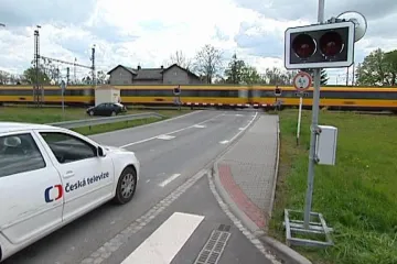 Studénka testuje nové zabezpečení přejezdu smrti. Zatím na zkoušku