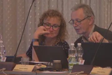 Radní a zastupitelka v Hradci Králové hlasovali pro stavbu soukromého projektu, na němž se podílejí. Střet zájmů odmítli