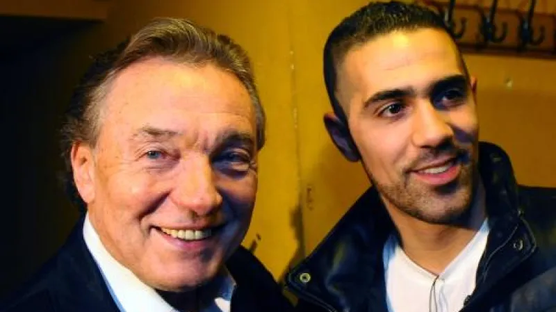 Karel Gott a německý rapper Bushido na Bushidově koncertě v Česku (duben 2010)