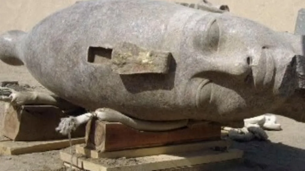 Hlava Amenhotepa III.