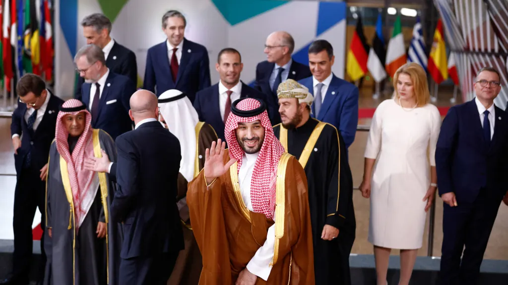 Saúdskoarabský korunní princ Muhammad bin Salmán na summitu EU a GCC