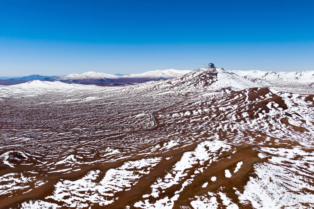 Na poušti Atacama v Chile napadl sníh