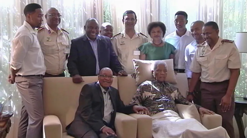 Na veřejnosti se po dlouhé době objevily záběry Nelsona Mandely