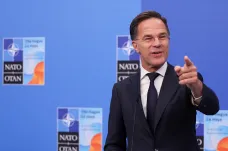 Kromě výdajů na obranu je nutné navýšit i výrobu, řekl Rutte