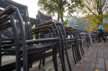 Důvěra v ekonomiku opět klesla, nejvíce u podnikatelů ve službách