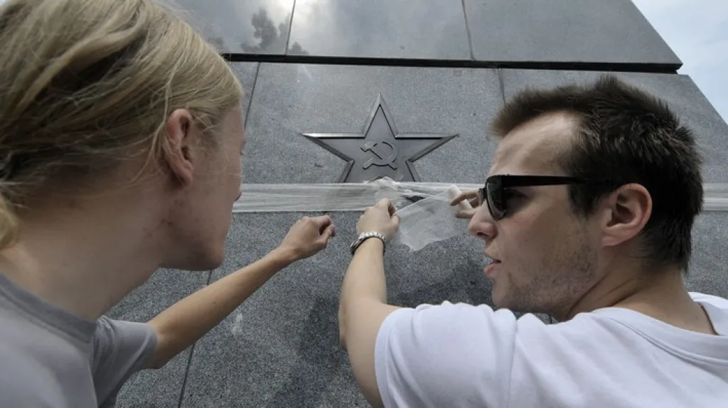 Protest proti komunistickým symbolům