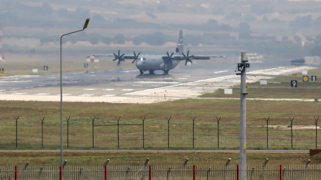 Základna Incirlik - zázemí koaličních náletů na IS