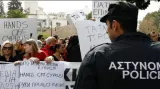Události: Kypr schvaluje záchranný plán B