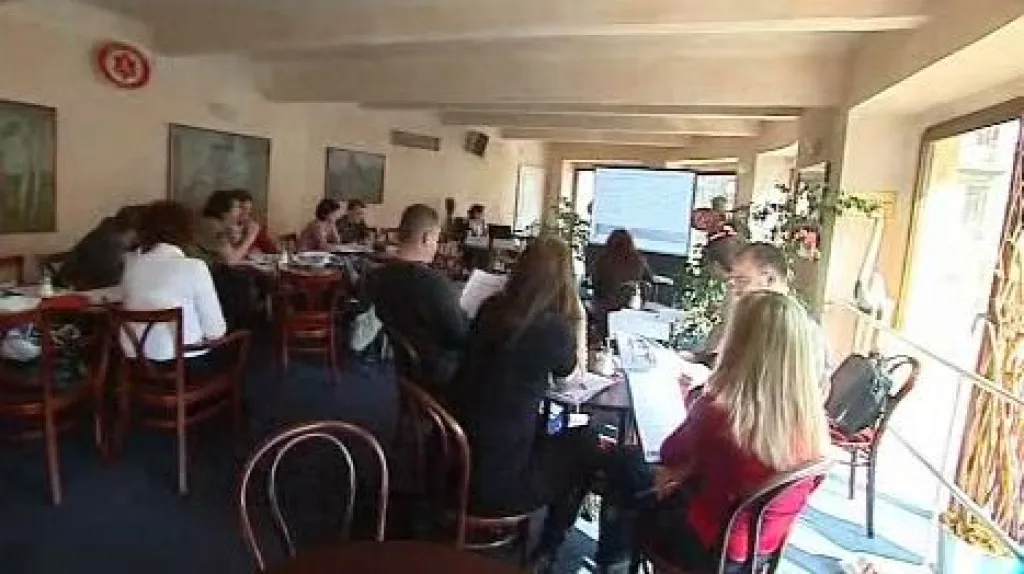 Přednáška o životě na dluh