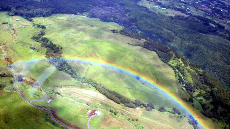 Duha nafocená z vrtulníku