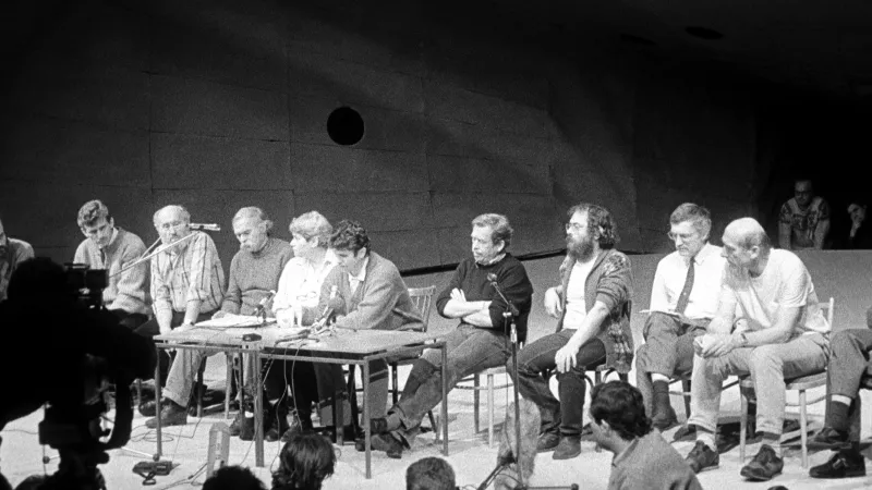 Tisková konference OF v Laterně magice, listopad 1989