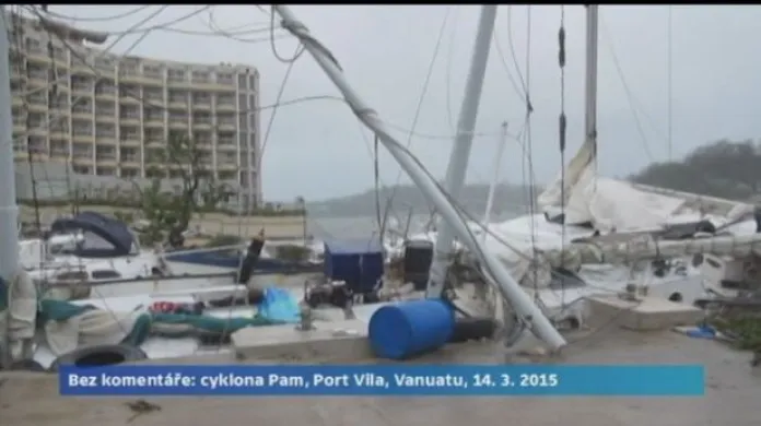 Cyklona Pam zpustošila tichomořské pobřeží