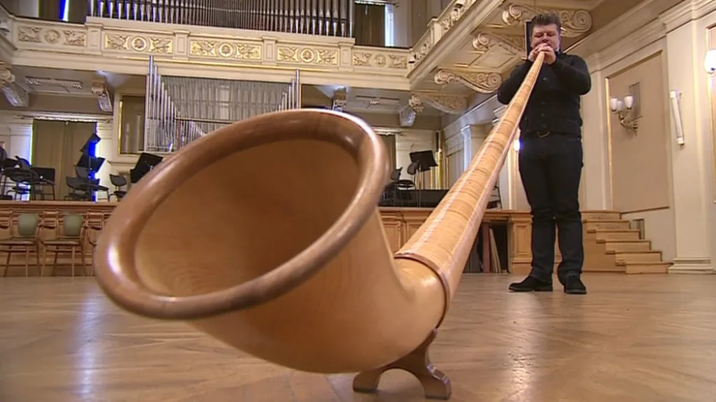 Radek Baborák hraje na alpský roh