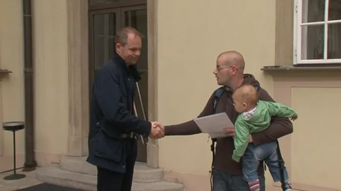 Příznivci Flédy donesli své výhrady na brněnský magistrát