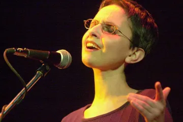 Nerez znovu vydal první album Masopust. K nedožitým šedesátinám Zuzany Navarové