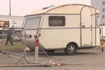 Brno chce odstranit zátarasy, které postavil podnikatel Procházka před hokejovou halou. Boj o pozemky pokračuje 