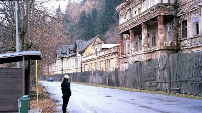 Bývalá lázeňská promenáda (Lázně Kyselka)