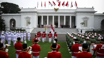 Ceremoniální přivítání před prezidentským palácem