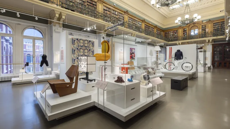 Expozice Design od roku 1900 do současnosti