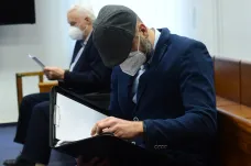 Soud potvrdil desetiletý trest odběratelům Hemžským v kauze lihové mafie