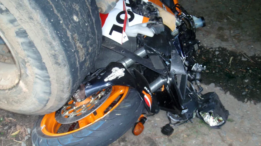 Střet motorky s traktorem