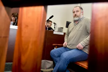 Zapisoval si, jak „sněží“ kokain i jak bere úplatky. Vlastní deník usvědčil exšéfa nemocnice Dbalého 