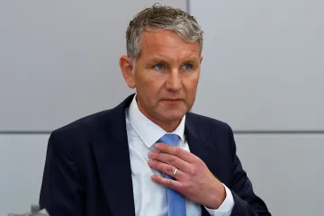 Začal soud s politikem AfD Höckem. Musí vysvětlit použití nacistického hesla