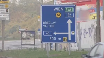 Silnice I/52 je hlavní tahem mezi Brnem a Vídní