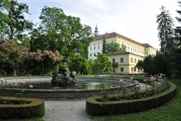 Pozemky v kroměřížské Podzámecké zahradě patří státu, žalobu arcibiskupství soud zamítl