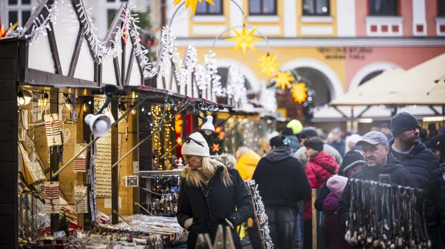 Inspekce: Prodej alkoholu nezletilým je na vánočních trzích nejčastějším prohřeškem