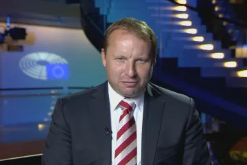 Spor o ministerstvo zahraničí se vyjasní do září, očekává Poche