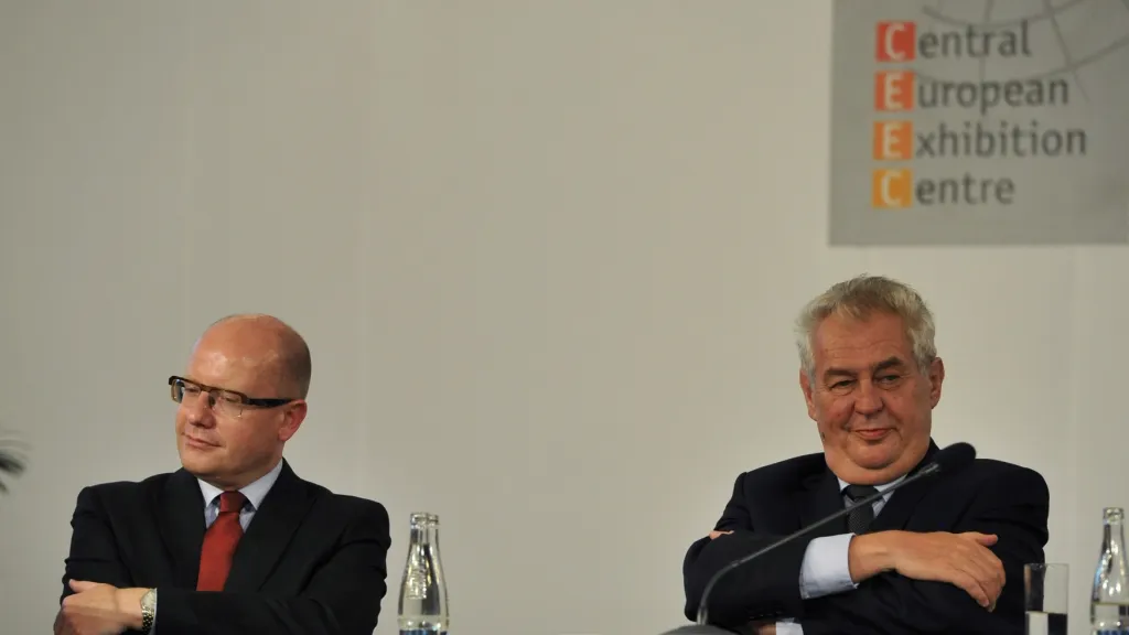 Bohuslav Sobotka a Miloš Zeman na strojírenském veletrhu