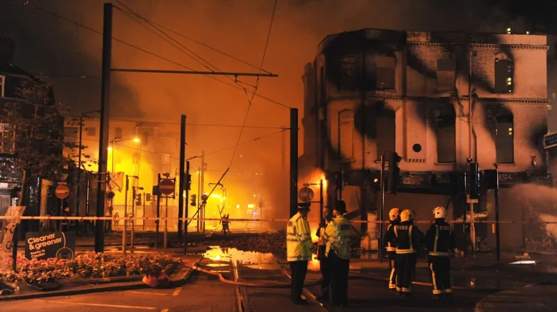 Požár obchodu House of Reeves