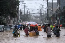 Na Filipínách bouří tajfun Vamco. Úřady evakuovaly statisíce lidí