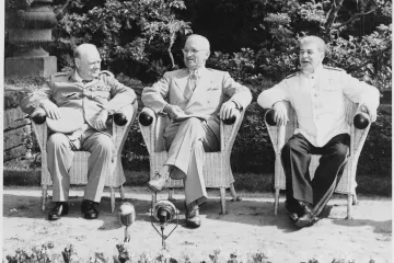 Poslední jednání „velké trojky“. V Postupimi Truman řekl Stalinovi o jaderné zbrani