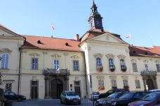 PŘEHLEDNĚ: Povolební vyjednávání napříč Českem pokračují