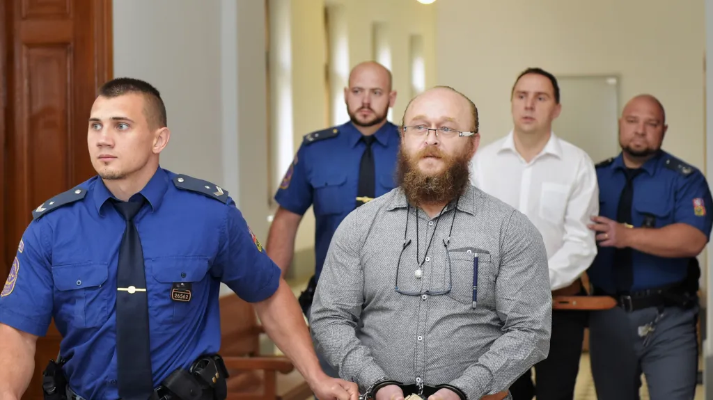 Aleš Šepták a Martin Novotný u soudu (snímek z roku 2019)