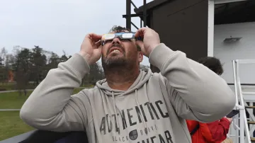 Oblačné počasí neumožnilo návštěvníkům prostějovské hvězdárny pozorovat částečné zatmění Slunce