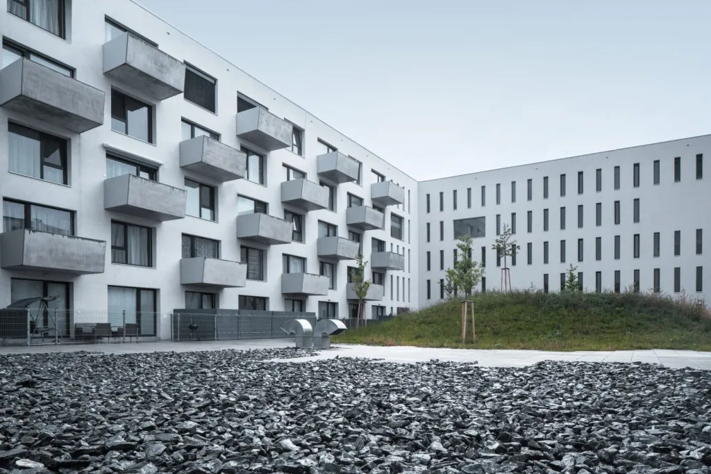 Bytový dům na Sylvánu, Plzeň (PRO-STORY)