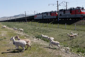 Jak strávit týden ve vlaku? Na transsibiřské magistrále to vědí už 100 let