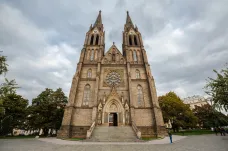 Praha má novou baziliku. Papež udělil čestný titul kostelu svaté Ludmily na náměstí Míru