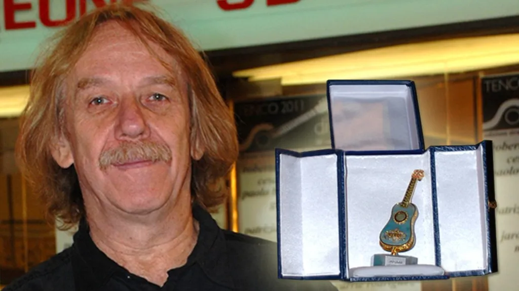 Jarek Nohavica s cenou Premio Tenco